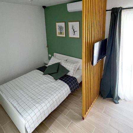 Modern Studio Overlooking Downtown Makarska Kültér fotó
